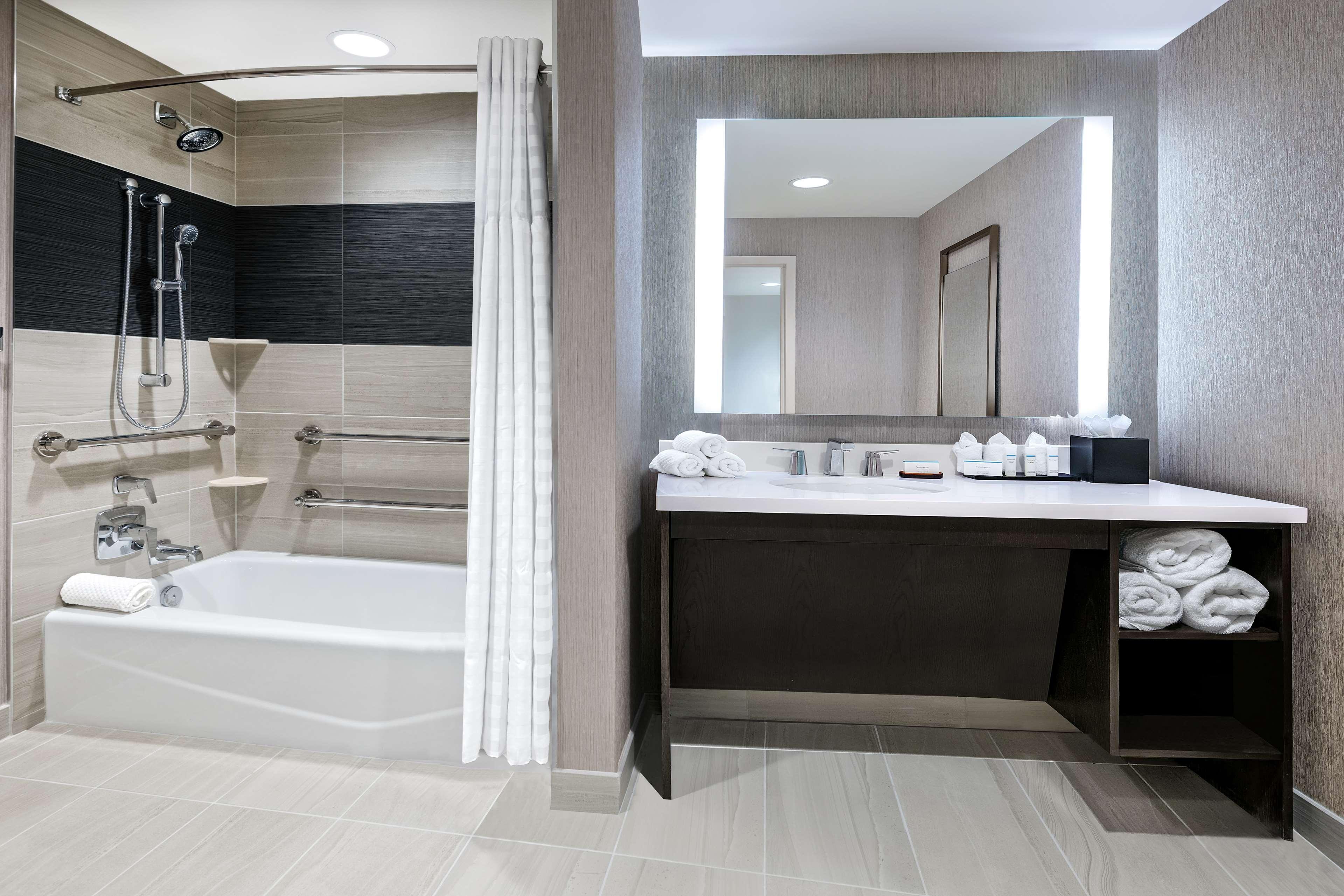 Embassy Suites By Hilton Houston West - Katy Addicks Exterior foto